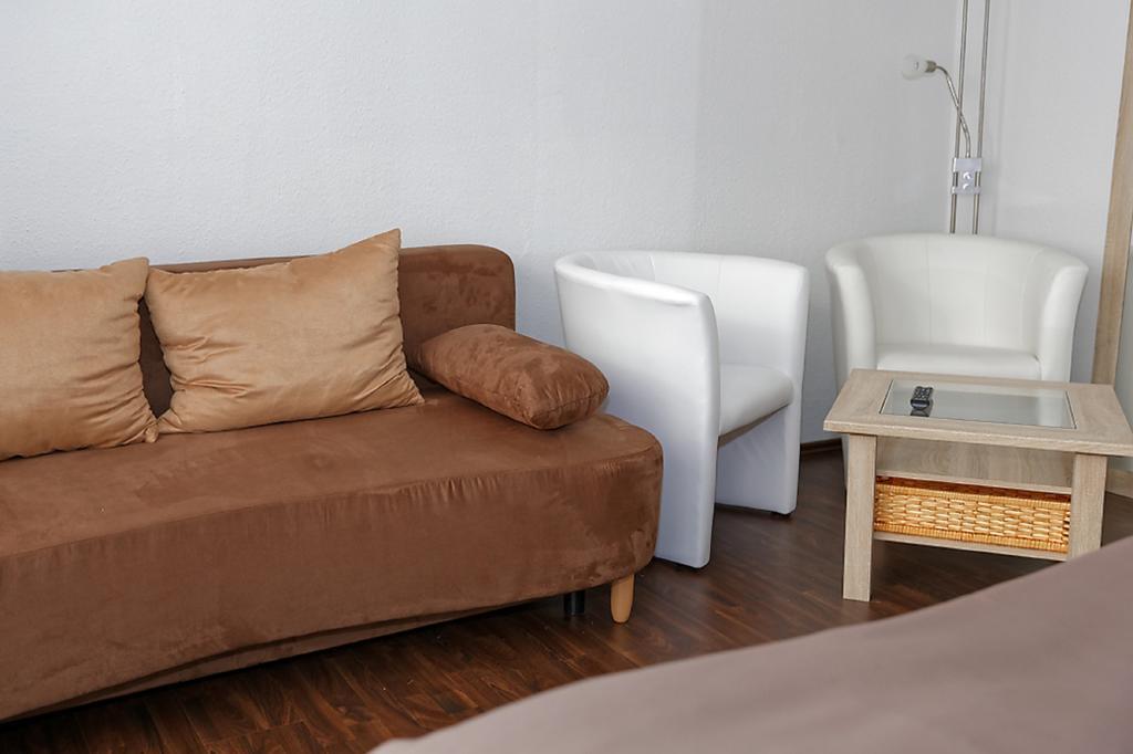 Hotel Huettl - Garni Вормс Номер фото
