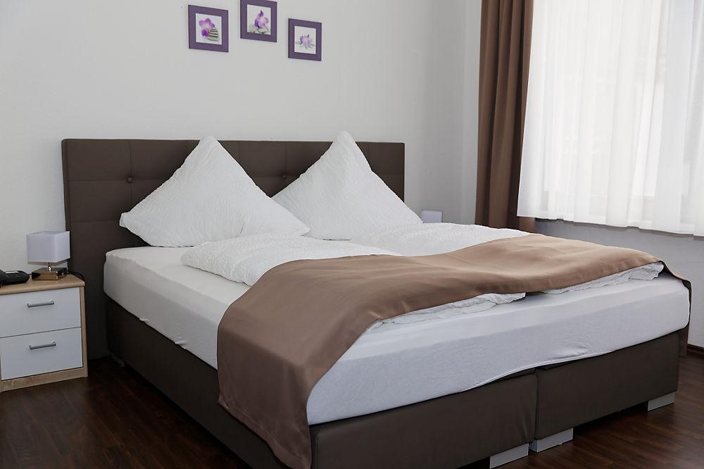 Hotel Huettl - Garni Вормс Екстер'єр фото